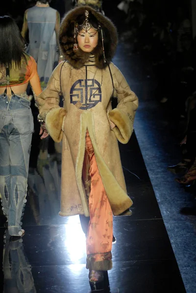 Look 27